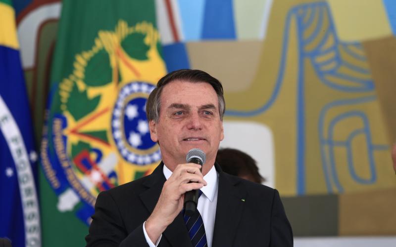 Bolsonaro lança programa de escola cívico-militares e declara: ‘não tem que aceitar não, tem que impor’