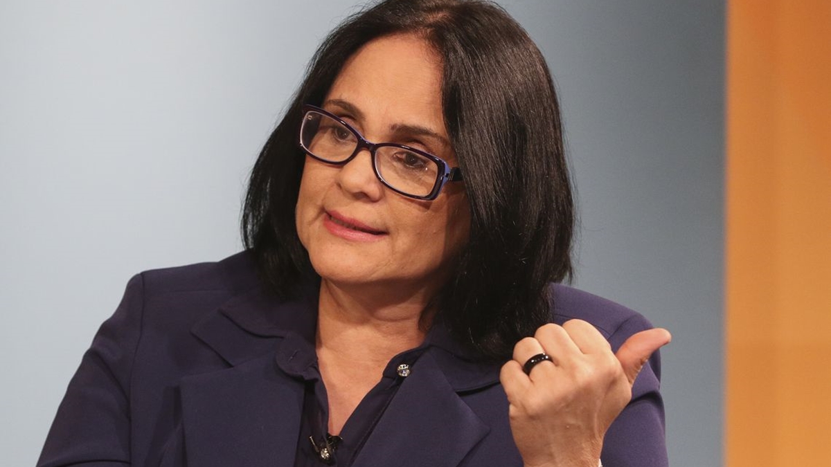 Em entrevista, Damares questiona: ‘Tem mulher mais empoderada no Brasil do que eu?’