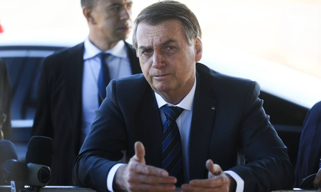 ‘A minha decisão é não demarcar mais terra para índios’, diz Bolsonaro durante entrevista à imprensa
