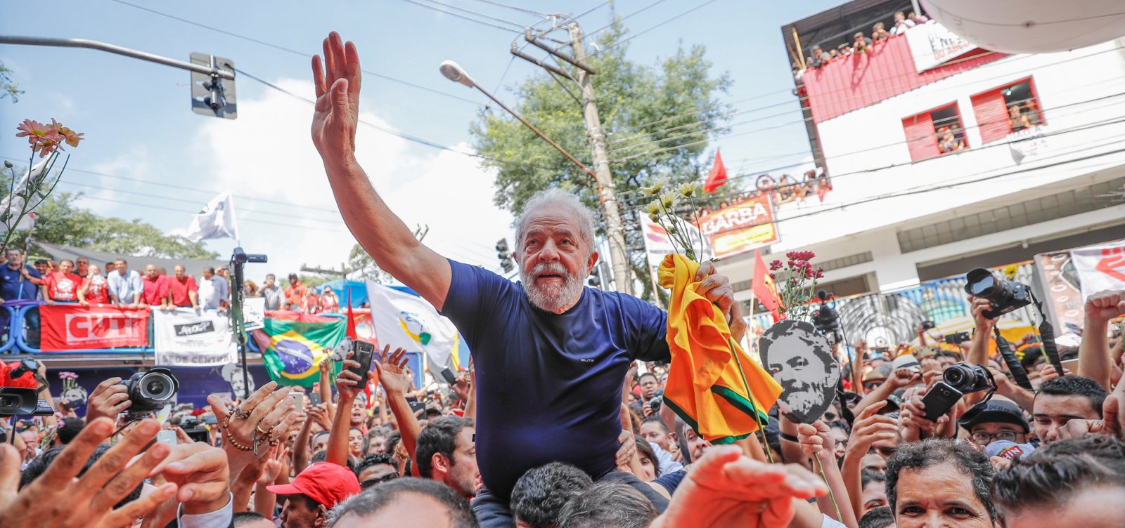 Manifesto assinado por 17 juristas pede liberdade de Lula