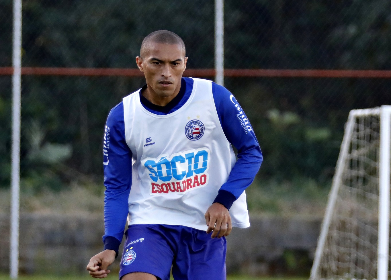 Mesmo sem lesão detectada, Nino Paraíba ainda é dúvida para duelo contra o Goiás