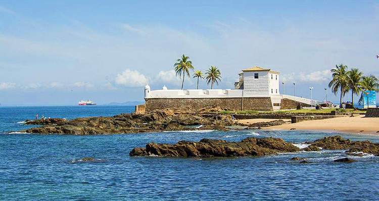 Transferência da gestão das praias de Salvador para prefeitura é vetada pela Justiça Federal