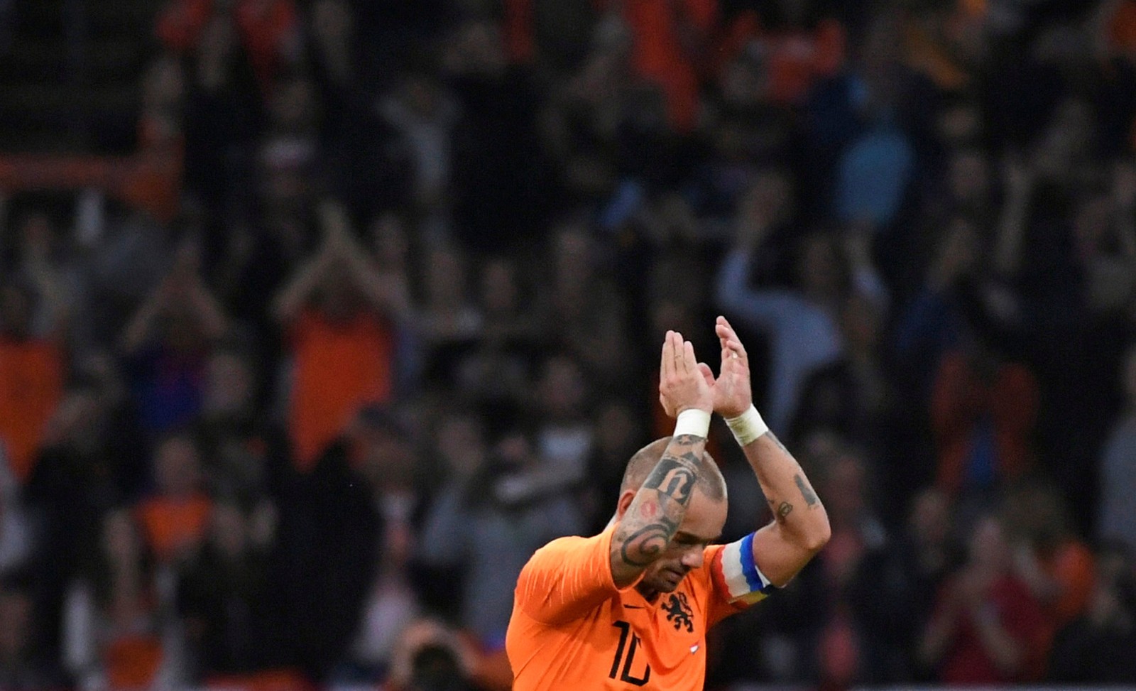 Algoz da Seleção Brasileira na Copa de 2010, Sneijder anuncia aposentadoria dos gramados