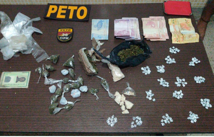 Trio acusado de tráfico de drogas é preso durante operação da PM em Dias D’Ávila