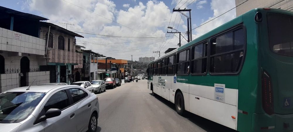 Ônibus voltam a circular pela Via Regional, em Salvador