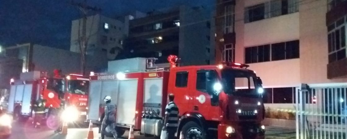 Incêndio atinge apartamento no bairro do Costa Azul, em Salvador