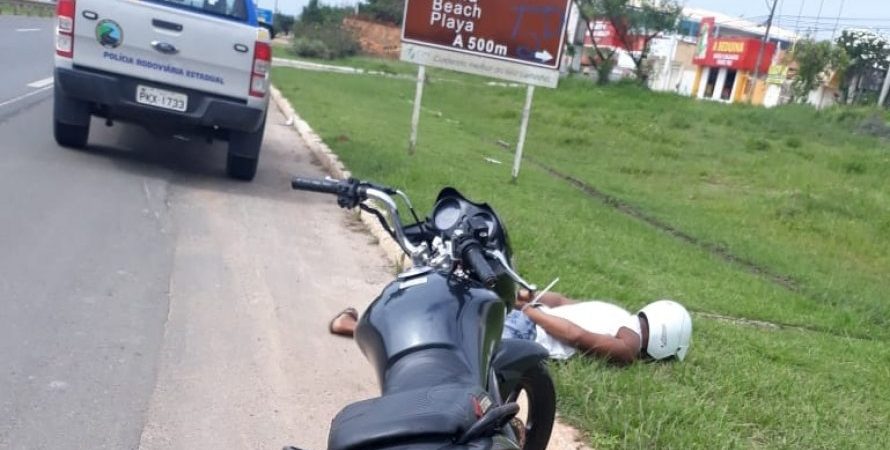Motociclista é preso por porte ilegal de arma na Estrada do Coco