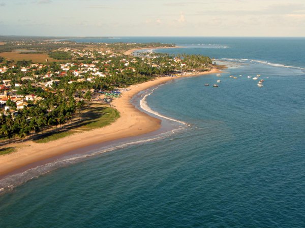 Praia de Guarajuba, em Camaçari, é premiada com selo de Bandeira Azul