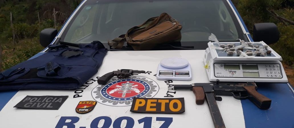 Polícia apreende submetralhadora, revolver e coletes na Ilha de Vera Cruz