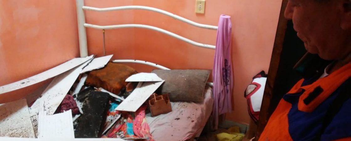 Camaçari: parede de casa desaba e deixa criança em estado grave