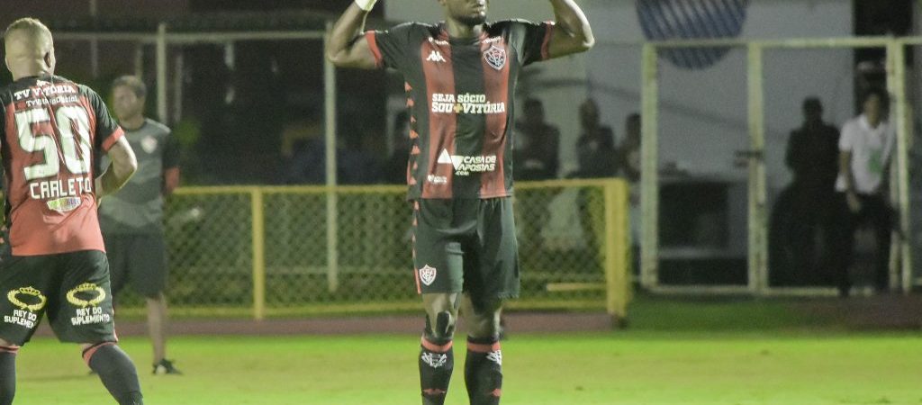 Caicedo neles: Vitória vence o Cuiabá de virada e sobe na tabela da Série B