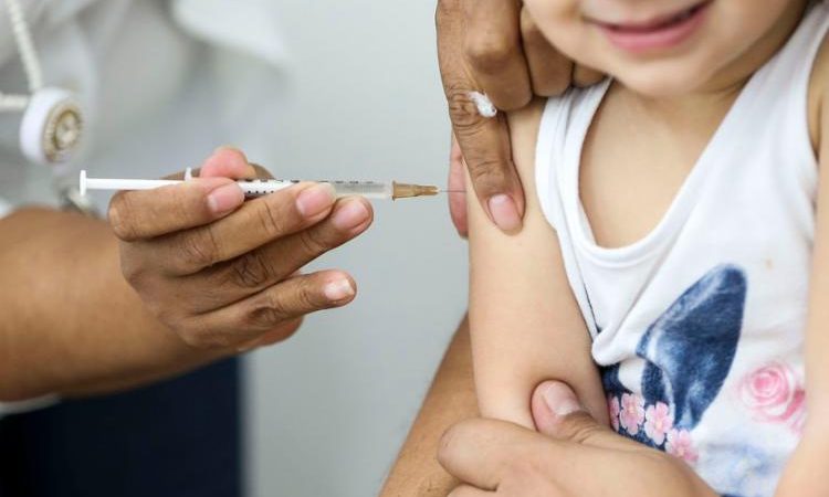 Camaçari: Dia D de vacinação contra o sarampo acontece neste sábado (19)