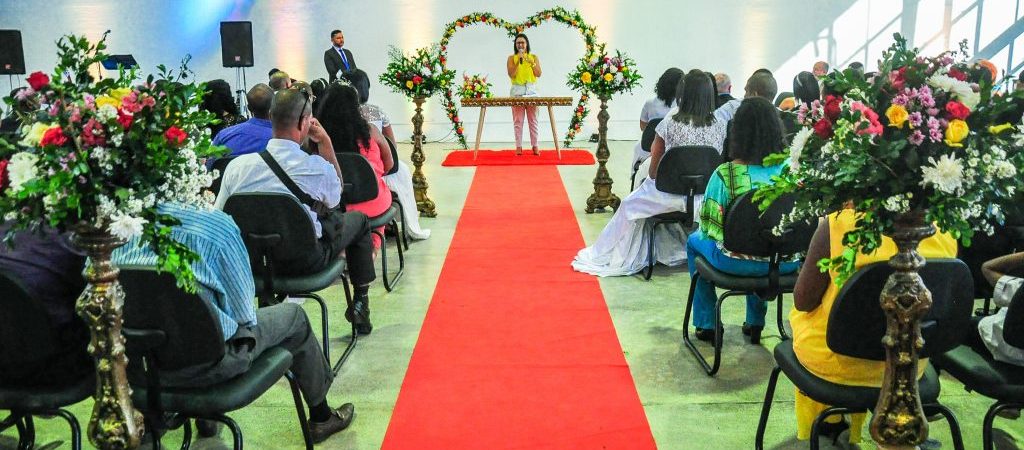 Casamento Coletivo celebra união de 32 casais de Camaçari