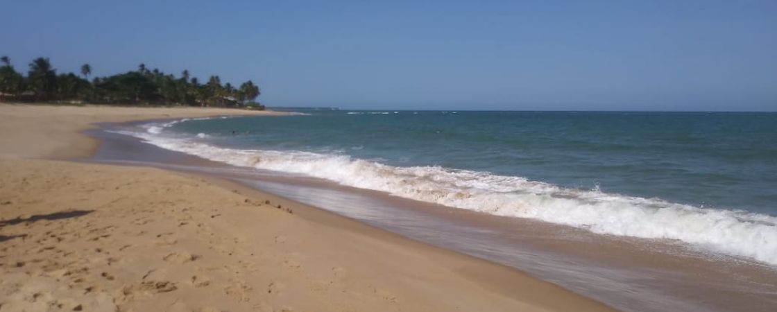 Identificada mulher encontrada morta na Praia de Itacimirim