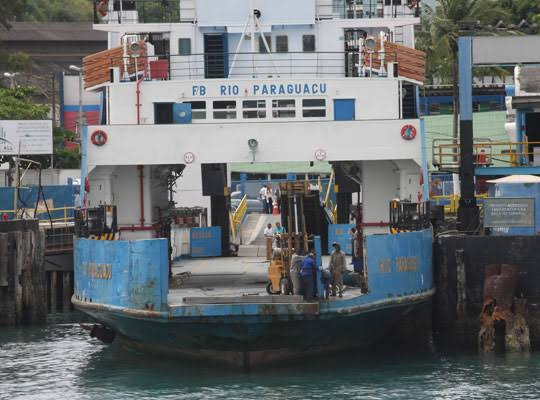 Mulher cai de ferry-boat durante travessia na Baía de Todos os Santos