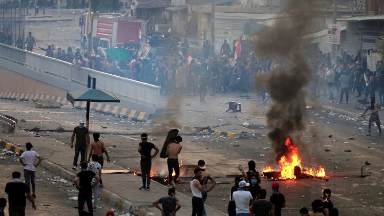 Ataque contra manifestantes no Iraque deixa 18 mortos