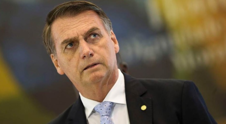 ‘Não é do Brasil, não é responsabilidade nossa’, diz Bolsonaro sobre manchas de óleo no litoral nordestino