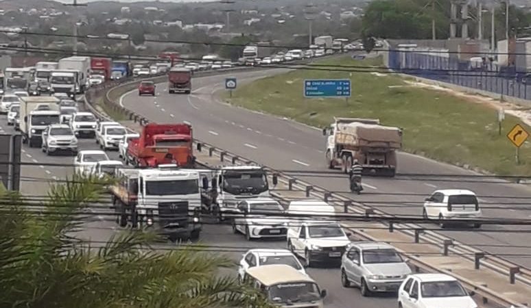 Acidente deixa trânsito congestionado na manhã desta quarta (23) nas principais vias de Camaçari