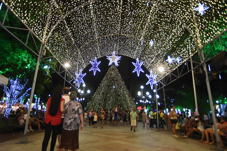 Decoração natalina de Salvador será entregue nesta segunda-feira (18) -  BAHIA NO AR