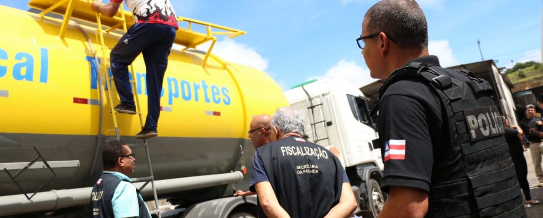 Operação desmonta centro para adulterações de combustíveis em Candeias