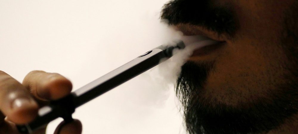 Primeira morte atribuída ao uso de cigarro eletrônico é registrado na Bélgica