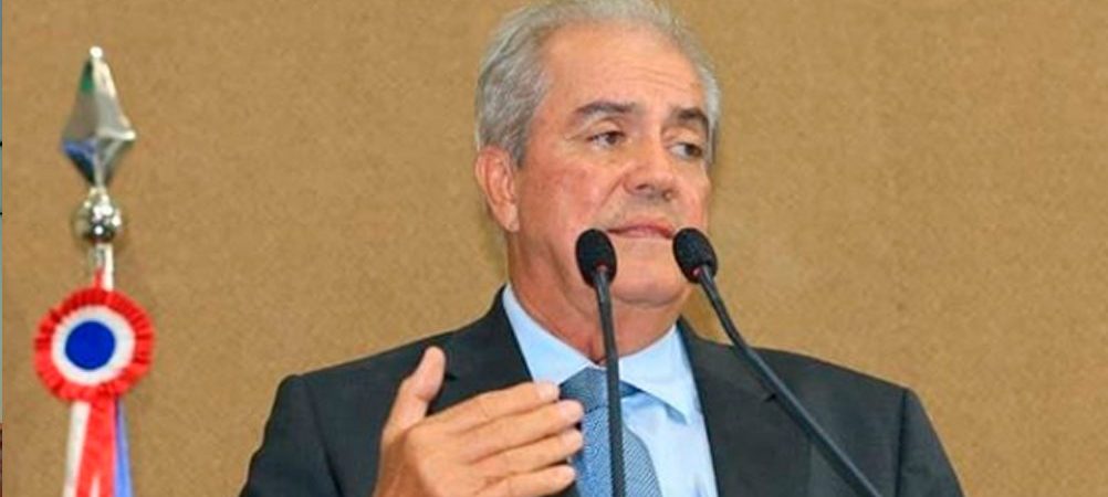 Eduardo Alencar afirma que pediu aos seus vereadores que ‘votassem nas contas do prefeito [Dinha] também’