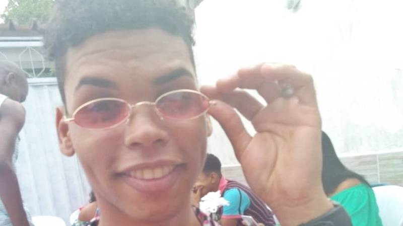 Jovem morre após ser esfaqueado em Salvador; crime é tratado como homofobia