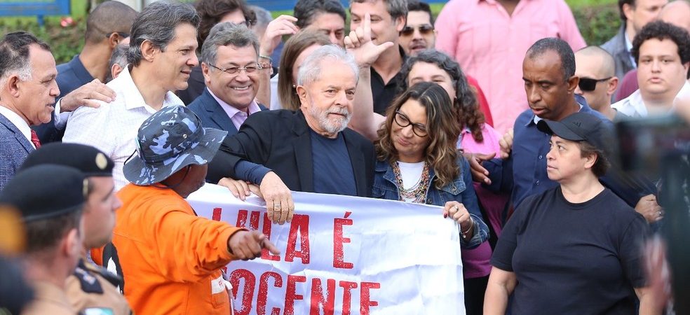 Urgente: Lula deixa a prisão em Curitiba após decisão do STF