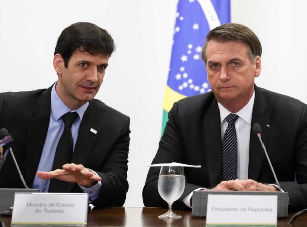 Bolsonaro decide transferir Secretaria de Cultura para Ministério do Turismo