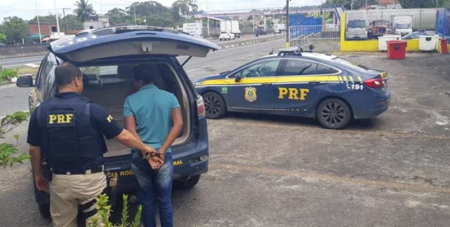 Acusado de assaltos a ônibus em Salvador é preso em Simões Filho
