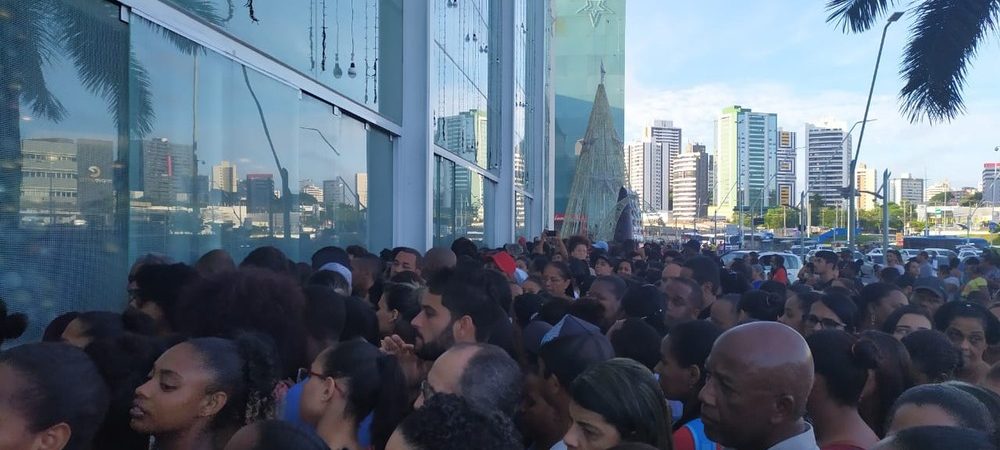 Black Friday: correria marca abertura de shoppings em Salvador; em Camaçari, lojas abrem com horário especial