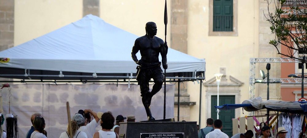 Lavagem da estátua de Zumbi acontece nesta quarta (20), em Salvador