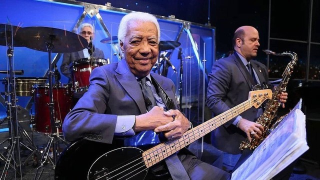 Morre Bira, baixista do Sexteto do Jô Soares, aos 85 anos