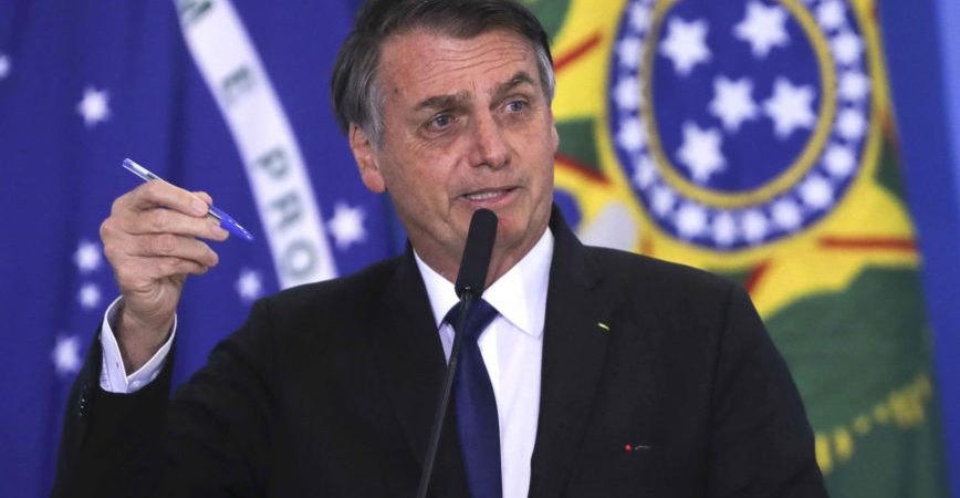 Bolsonaro concede indulto de Natal a policiais condenados por crimes culposos