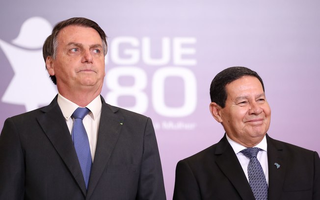 Bolsonaro decide enviar Mourão à posse do novo presidente da Argentina
