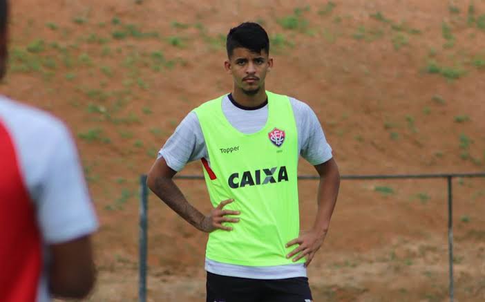 Bruno Bispo deixa o Vitória  e acerta com o Oeste