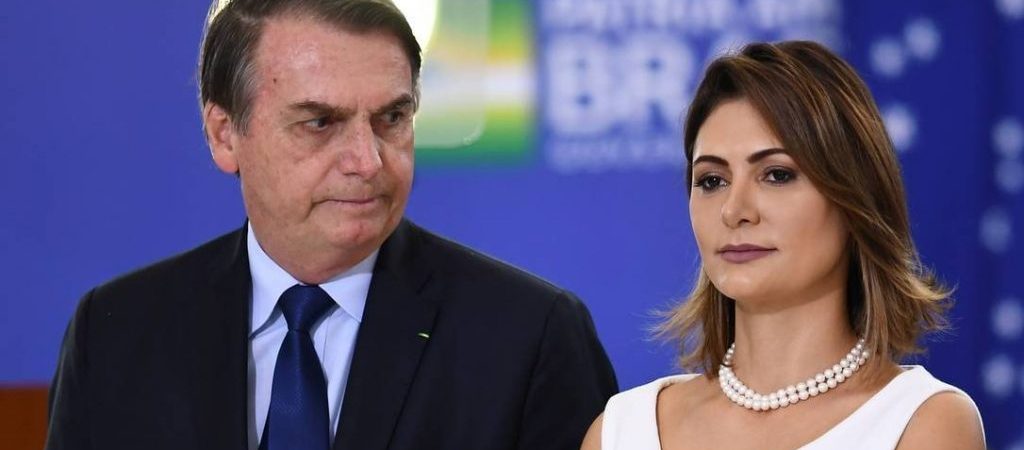 Bolsonaro informa que primeira-dama pode passar por cirurgia e não viaja com ele à Salvador para o réveillon