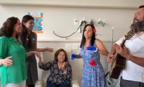 Claudia Rodrigues retorna ao Hospital Albert Einstein