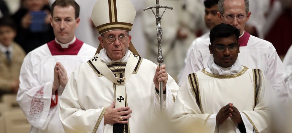 Papa Francisco pede amor incondicional ao próximo durante a Missa do Galo