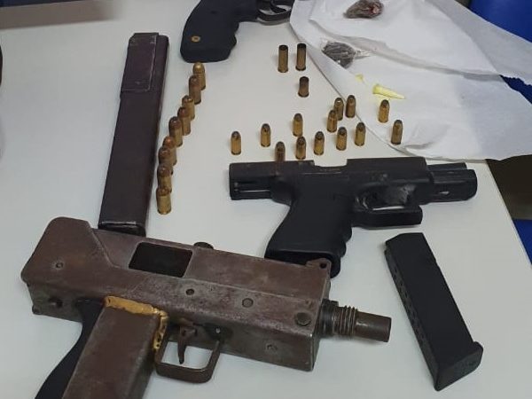 Armas são apreendidas durante operação da PM em Salvador e Dias D’Ávila