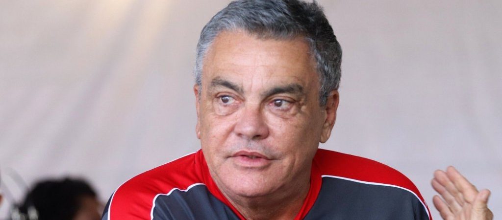 Paulo Carneiro diz que Vitória apresenta protocolo de retorno ao treinos e critica Bolsonaro