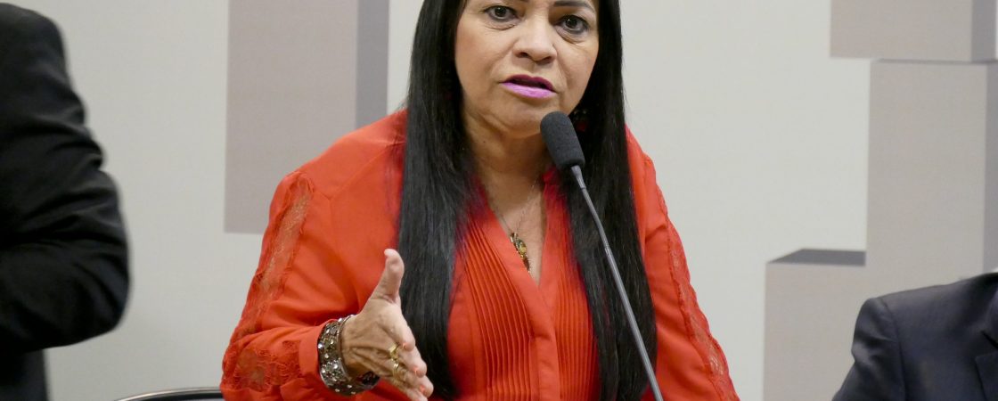 Moema Gramacho anuncia PL para mudar nome de Lauro de Freitas