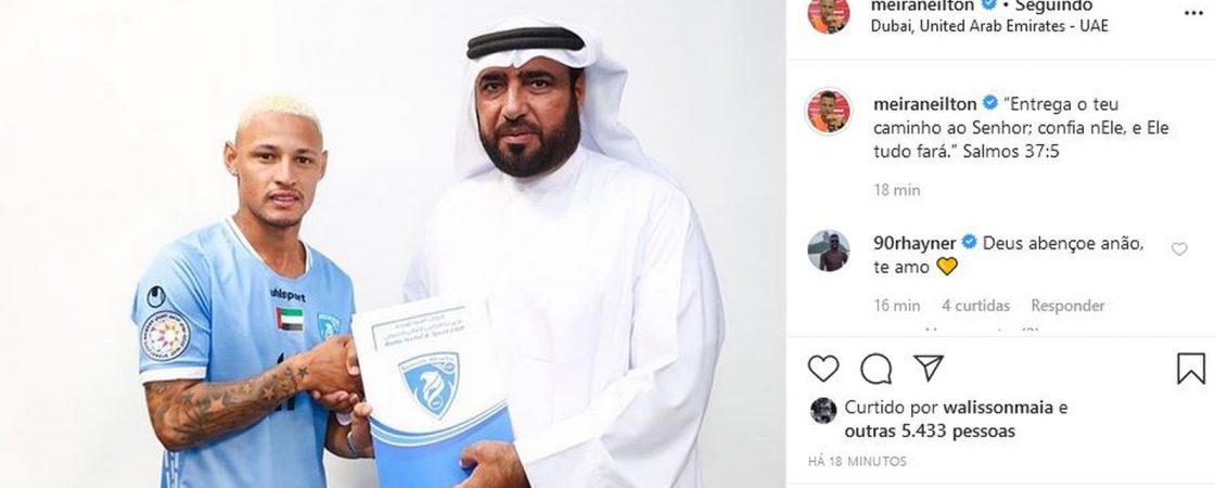 Fora dos planos do Vitória, atacante acerta com clube dos Emirados Árabes