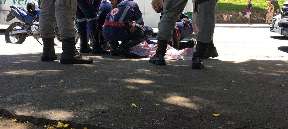 Salvador: homem morre após ser baleado em ponto de ônibus