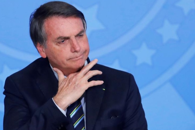 Bolsonaro volta atrás e diz que vai tornar ‘sem efeito’ a admissão de Santini em novo cargo no governo