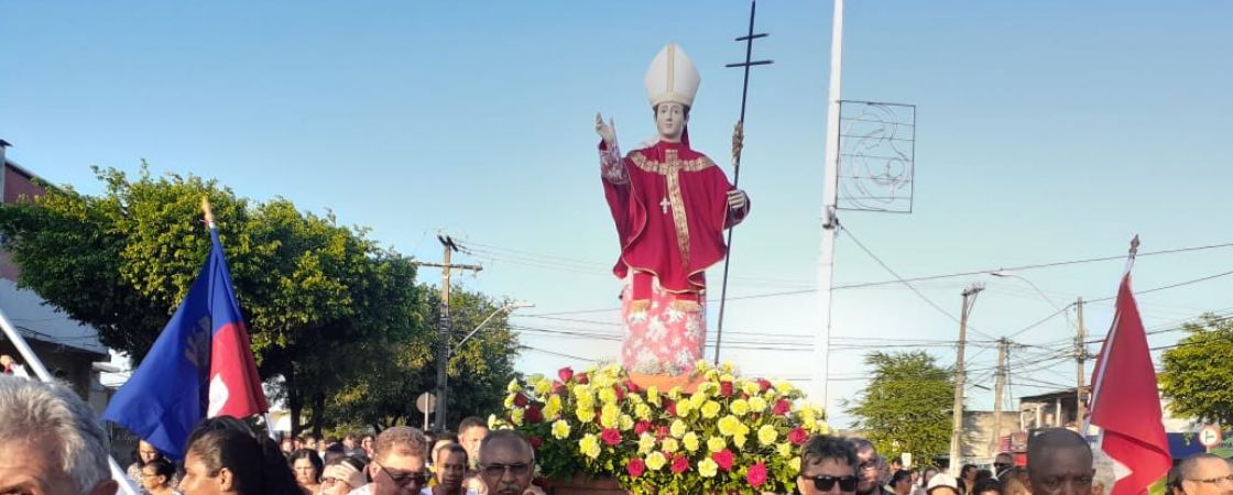 Camaçari: centenas de fiéis se reúnem na tradicional procissão de São Thomaz de Cantuária