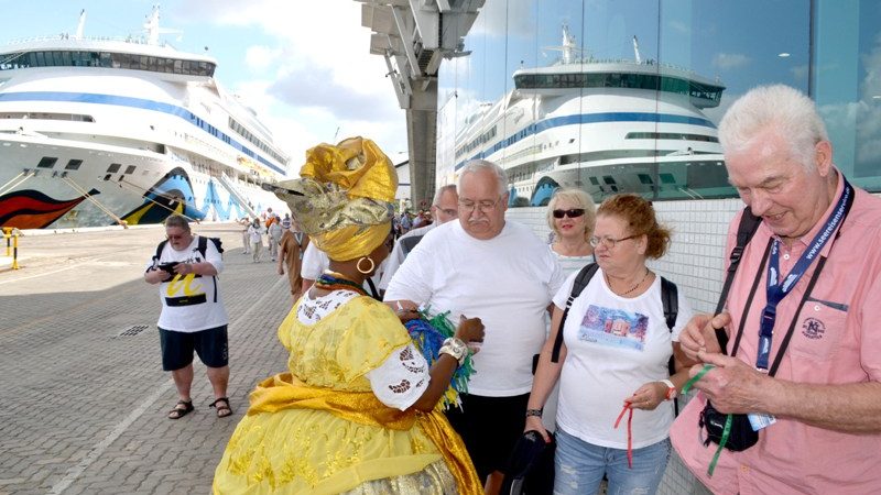 Porto de Salvador deve receber cerca de 15 mil turistas no Carnaval