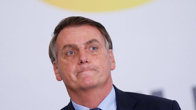 Coronavírus: Bolsonaro volta a falar que comércios devem ser abertos