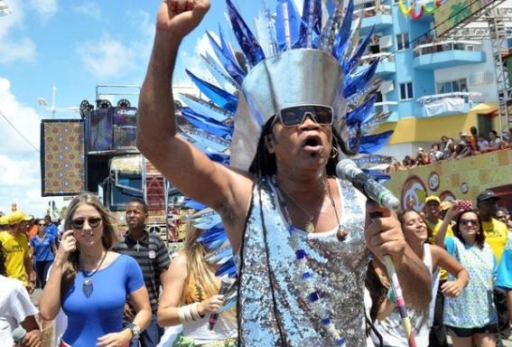 Carlinhos Brown retorna ao Carnaval de Salvador, após anunciar ‘aposentadoria’