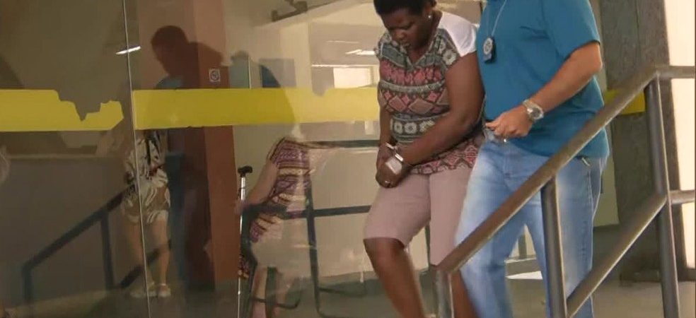 Mulher é presa no Rio de Janeiro por simular sintomas do coronavírus